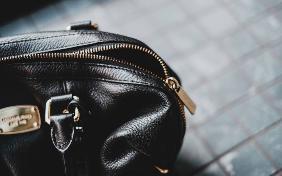Safe Preparation and Cleaning Before Visiting a Shop