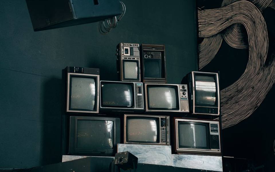 Sourcing Inexpensive Flat Screens and Entry-Level Smart Displays