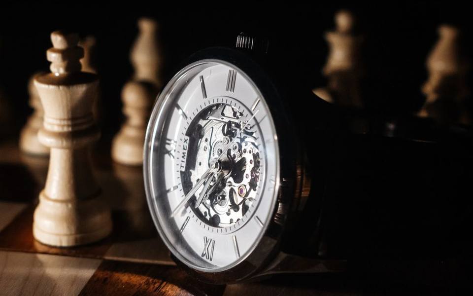 Differences Between Traditional Watches and Modern Wearables